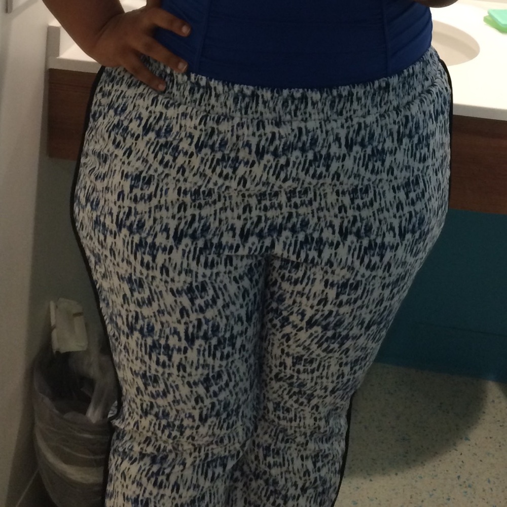 3/$25 Forever 21 pull on pants